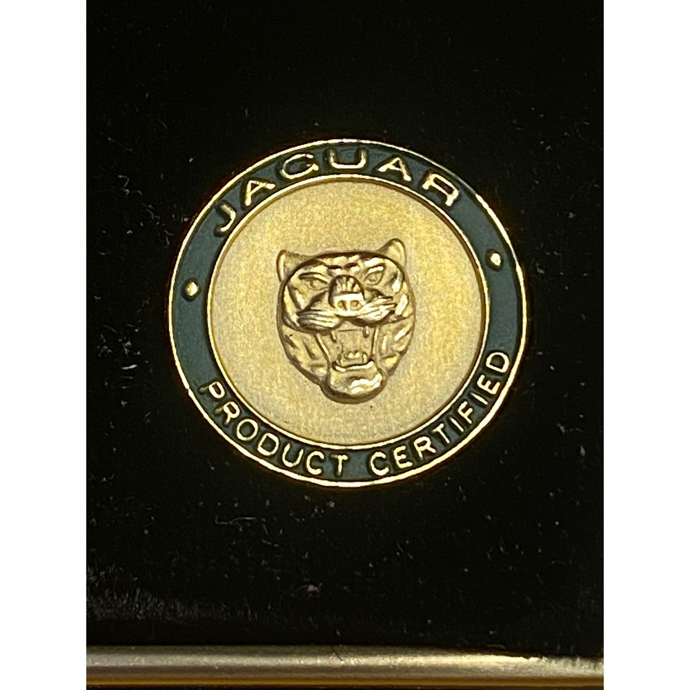 Jaguar Lapel Pin Gold Excellent Product Certified Leaper Logo Boxed